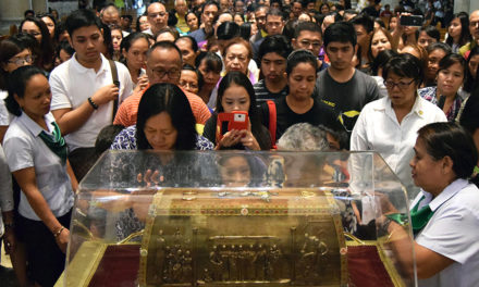 Relics of St Therese’s parents visit Manila