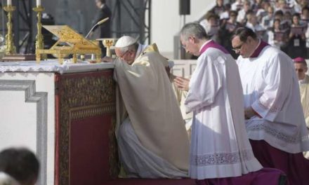 On Annunciation, Pope says God still seeks hearts like Mary