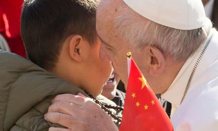 What Pope Francis did when guards tried to stop these Chinese pilgrims