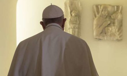 Pope Francis seeks silence, reflection on annual retreat