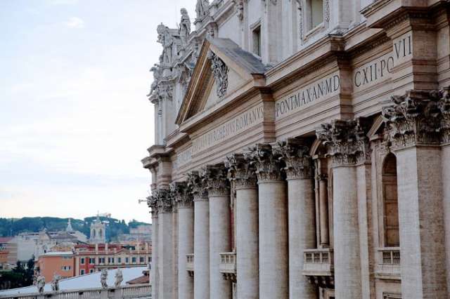 Pope urges Vatican communications to go digital amid ongoing reform