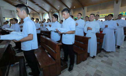 Seminarians told: Priesthood begins with ‘small steps’