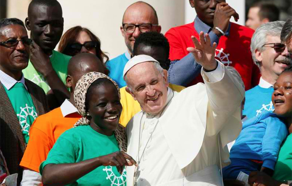 ‘Share the journey,’ embrace migrants, refugees, pope says