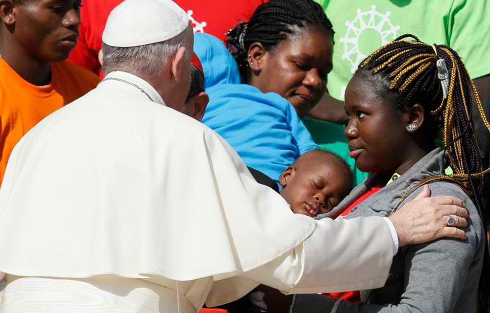 Share hope with those seeking better lives, pope says