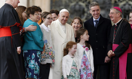 Pope confirms plans to attend World Meeting of Families in Dublin