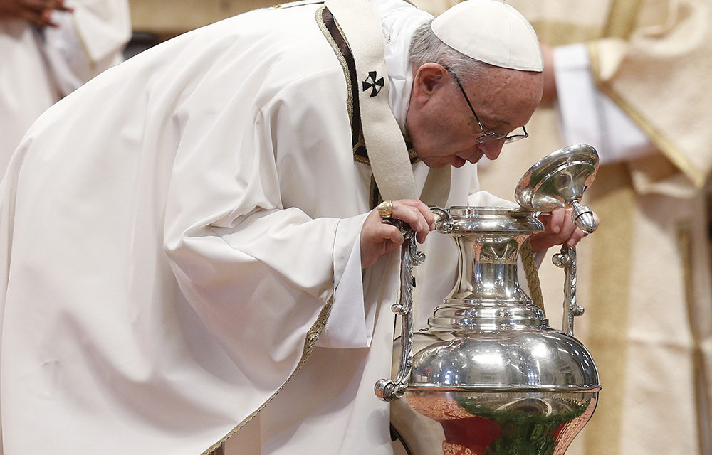 Pope celebrates Chrism Mass