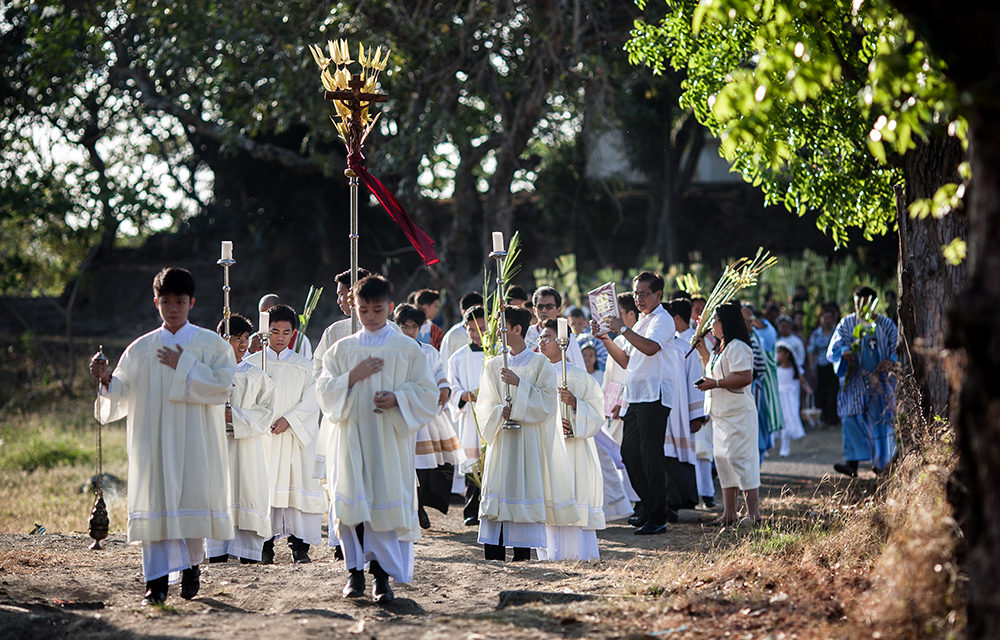 LOOK: Catholics mark Palm Sunday as Holy Week begins