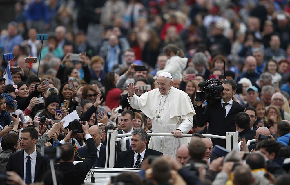 Gospel calls Christians to reject economy that exploits, pope says