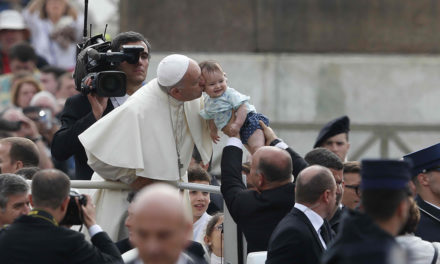 Defend right to life, conscientious objection, pope tells doctors