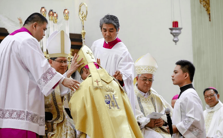 Cardinal Tagle: ‘Bishops, priests are God’s gift to you’