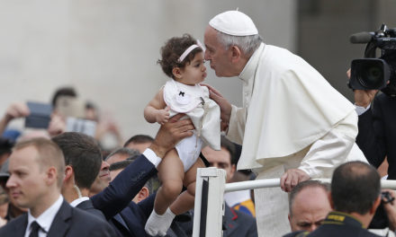 Be grateful to parents, never insult them, pope says