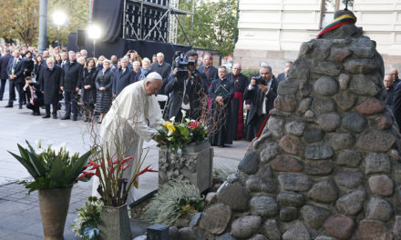 Pope in Lithuania: Don’t let anti-Semitism, hatred resurge