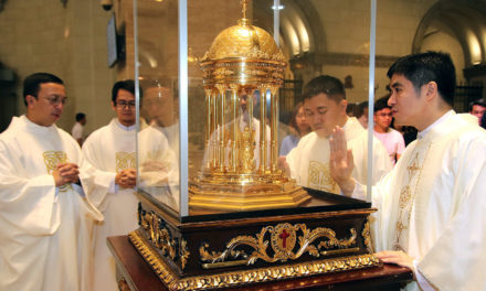 Philippines bids farewell to St. Camillus heart relic