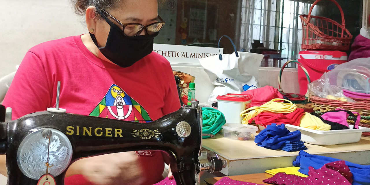 Marikina parish makes homemade masks for the needy