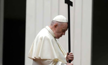 At Via Crucis, Pope Francis prays for those serving the suffering