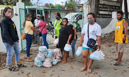 Chinese Catholics aid Manila’s poor amid lockdown