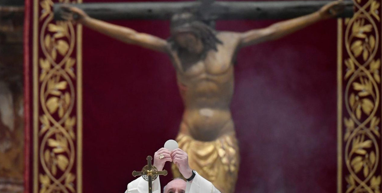 On Holy Thursday, Pope Francis recalls priests dying amid pandemic