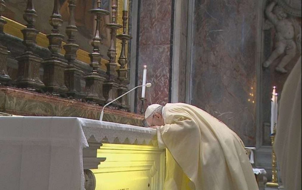 Pope Francis praises St. John Paul II as man of prayer and justice