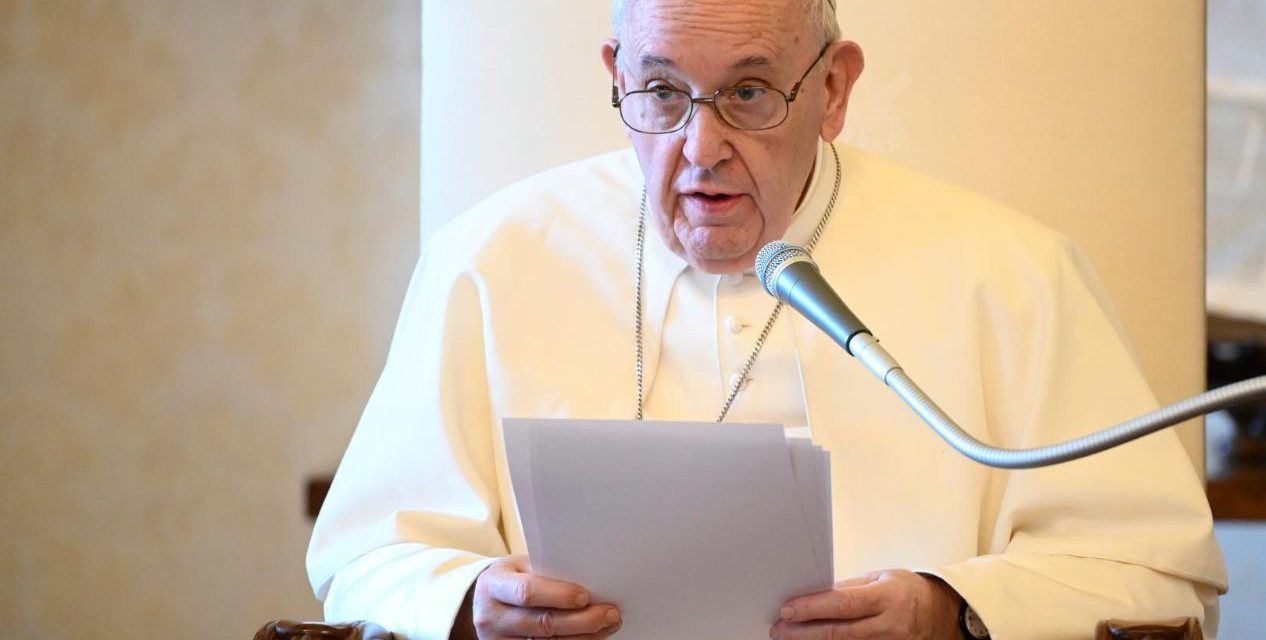 Pope Francis: Catholics cannot ignore the poverty caused by the pandemic