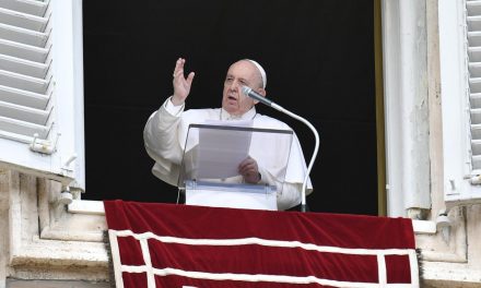 Pope Francis appeals for peace in Libya after discovery of mass graves