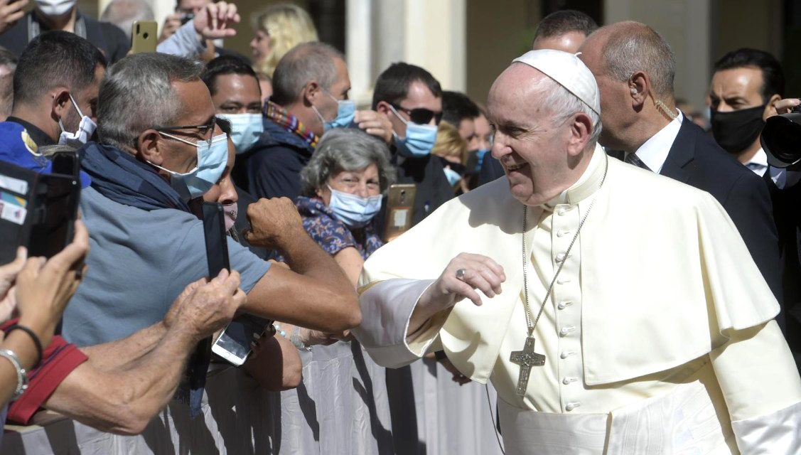 Pope Francis calls for solidarity at first audience with pilgrims after lockdown
