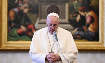 Pope Francis: Consistent prayer strengthens us in times of tribulation