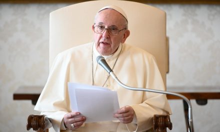 Pope Francis encourages Argentine women opposing legal abortion