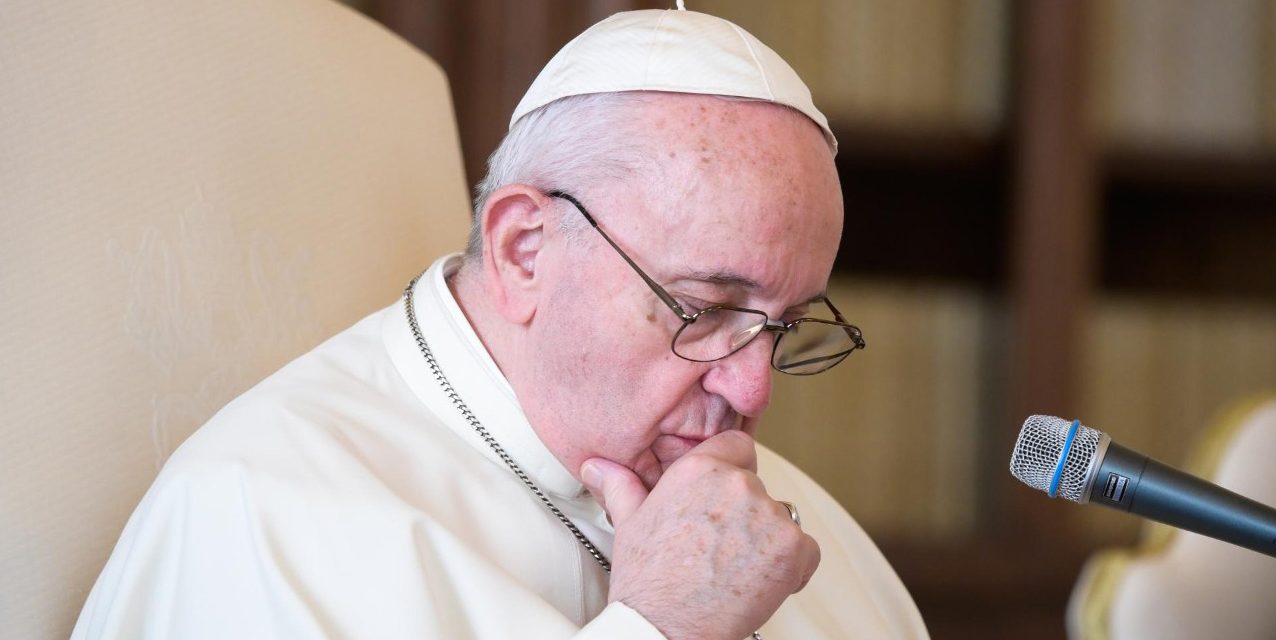 Pope Francis sends condolences after 32 killed in suicide bombings in Iraq