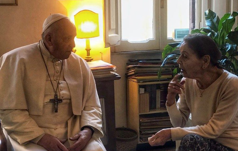 Pope Francis visits writer and Holocaust survivor in Rome