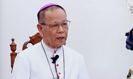 New Manila archbishop opts to keep line open with Malacañang