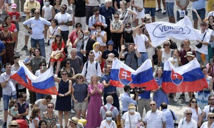More Catholics to see Pope Francis in Slovakia as COVID rules eased