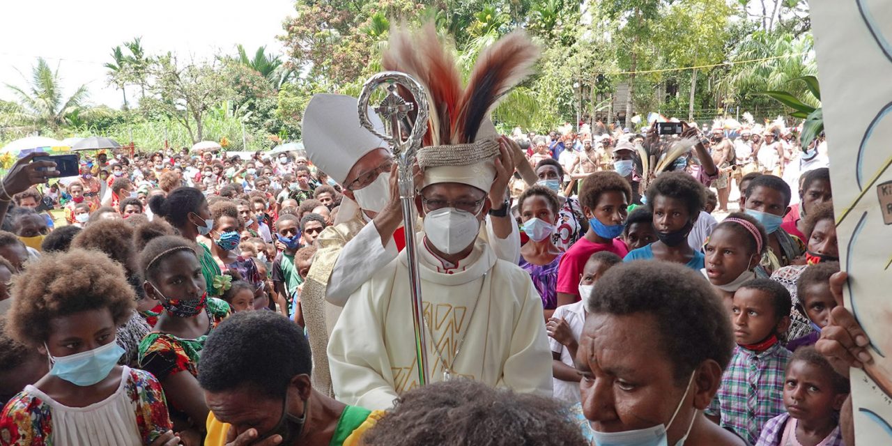 Third Filipino bishop in Papua New Guinea ordained, installed