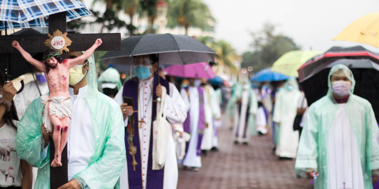 Dumaguete bishop, priests hold ‘penitential walk’ to protect life, environment