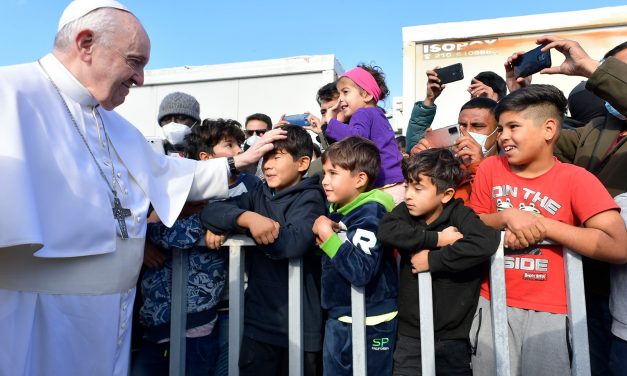 Vatican asks Catholics to share their experiences of helping migrants and refugees