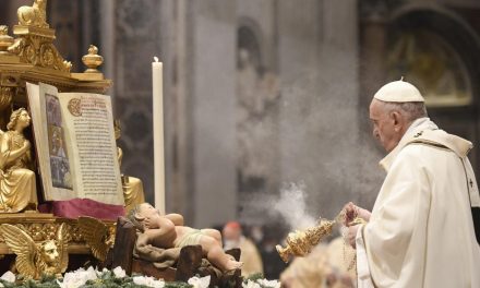 Pope Francis at Epiphany Mass: Let us adore Christ like the Magi
