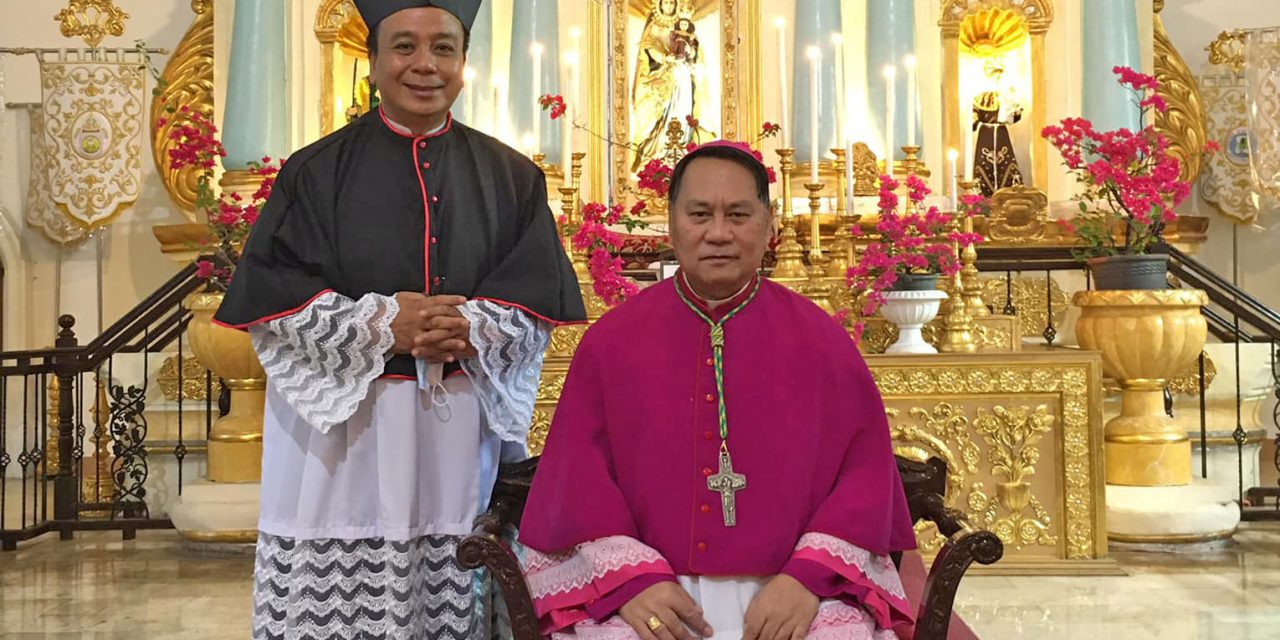 Badoc Basilica Rector receives ‘mozzetta’