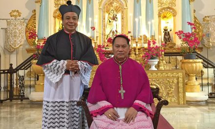 Badoc Basilica Rector receives ‘mozzetta’