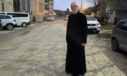 Vatican cardinal to make 2nd visit to Ukraine border at Pope Francis’ request