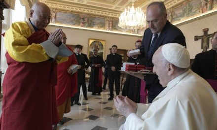 Pope Francis invites Mongolian Buddhists and Catholics to work together to end violence