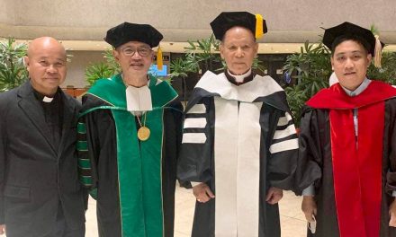 Cardinal Advincula receives honorary doctorate from La Salle