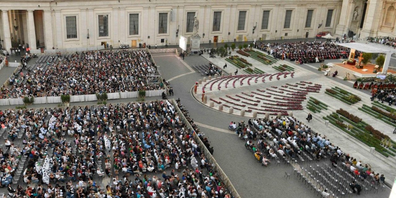 Pope Francis calls silence ‘essential’ at prayer vigil for Synod on Synodality