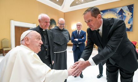 Cisco CEO meets Pope Francis, signs AI ethics pledge at Vatican