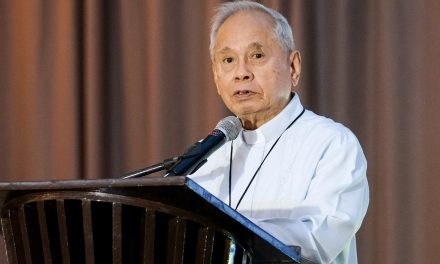 Gov’t honors Cardinal Quevedo for peace work