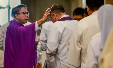 Church official urges Catholics to trade screens for prayer this Lent
