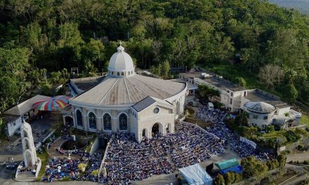 At youth Way of the Cross, bishop urges support for bullying victims