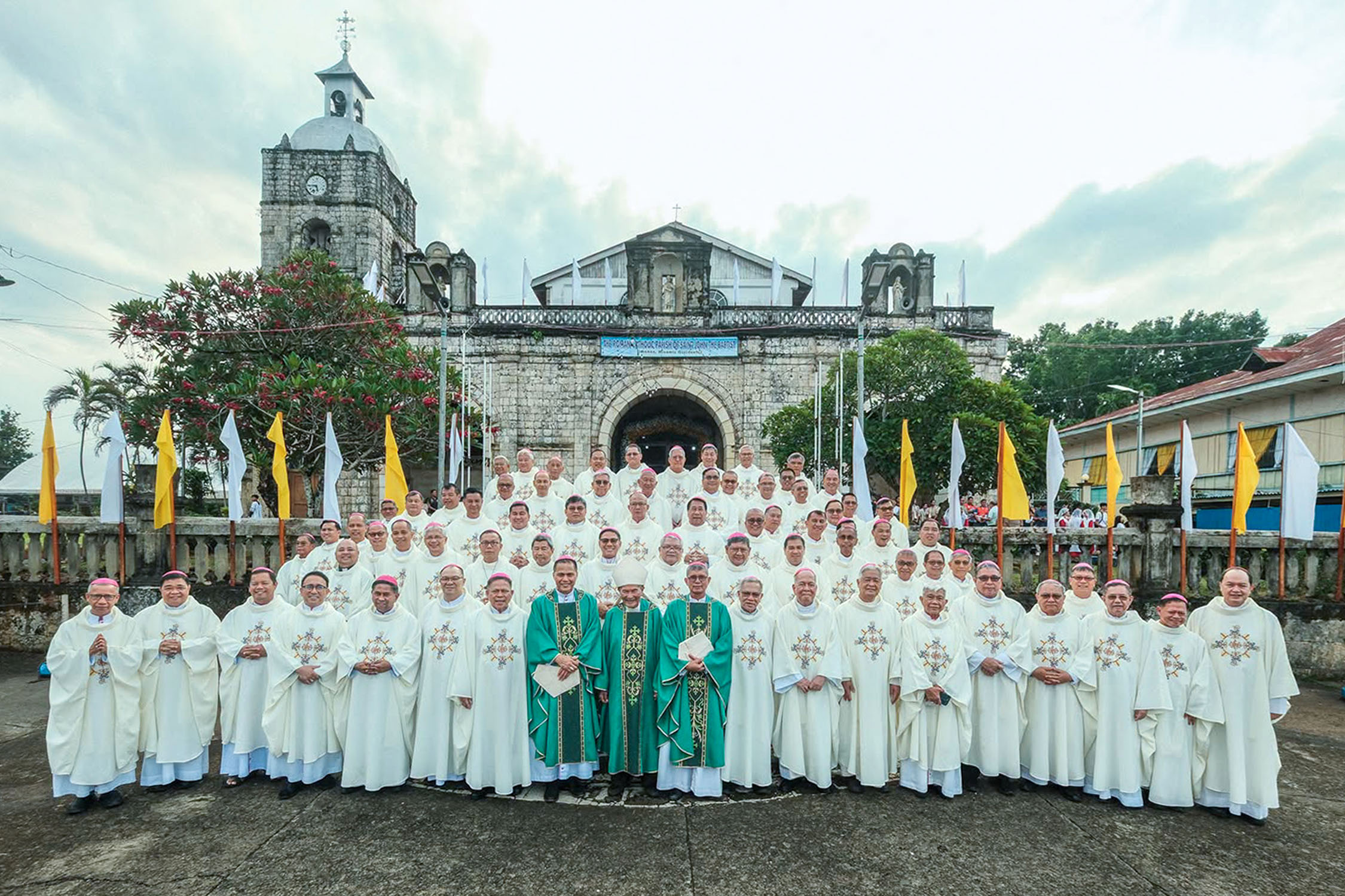 CBCP calls for anti-dynasty law
