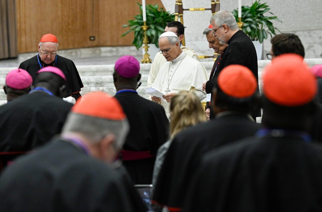 Vatican meeting examines why young people are reluctant to marry